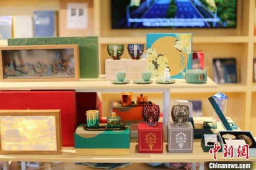 國際范 國潮風 交相輝映 探訪2024上海書展的藝術(shù)風景線與文化用品